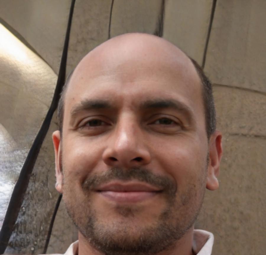 Portrait von Dr. Marcus Weinfeld, Senior Financial Analyst